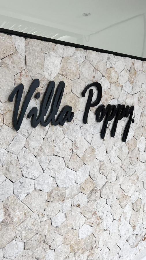 Villa Poppy Bumbak Canggu Εξωτερικό φωτογραφία